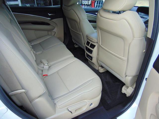 Photo of 2018 WHITE Acura MDX