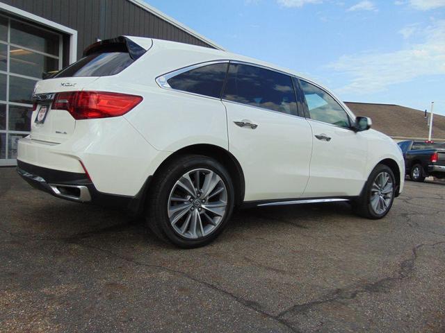 Photo of 2018 WHITE Acura MDX