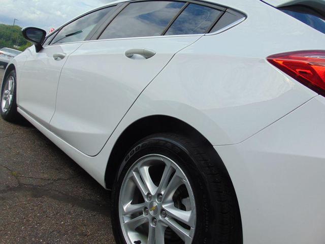 Photo of 2017 WHITE Chevrolet Cruze