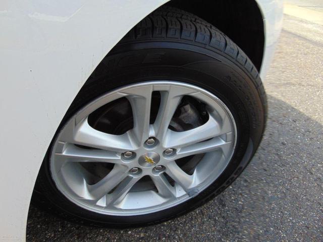 Photo of 2017 WHITE Chevrolet Cruze