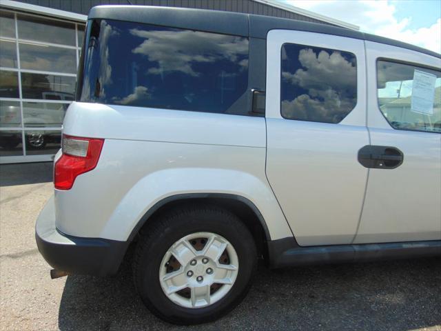 Photo of 2011 SILVER Honda Element