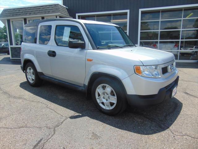 Photo of 2011 SILVER Honda Element