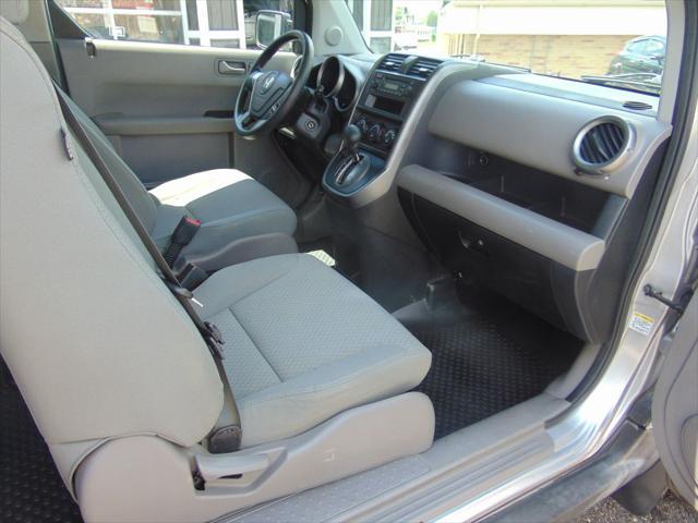 Photo of 2011 SILVER Honda Element