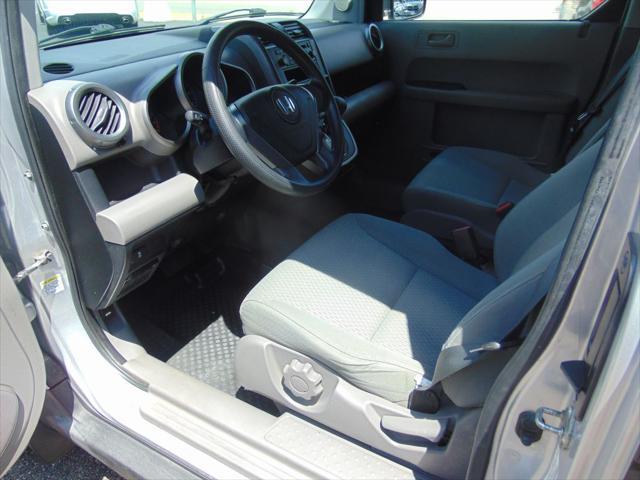 Photo of 2011 SILVER Honda Element