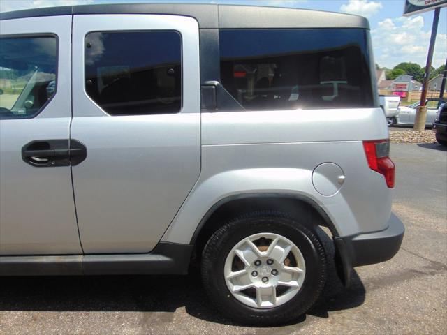 Photo of 2011 SILVER Honda Element