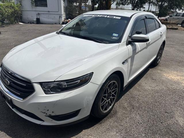 Photo of 2015 White Ford Taurus