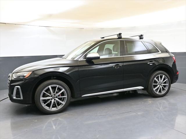 Photo of 2022 Mythos Black Metallic Audi SQ5