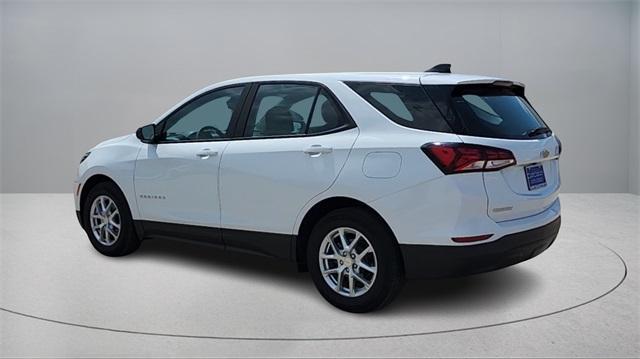 Photo of 2022 Summit White Chevrolet Equinox