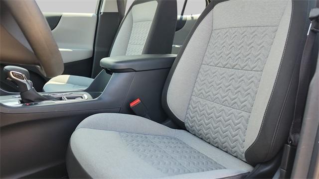 Photo of 2022 Summit White Chevrolet Equinox