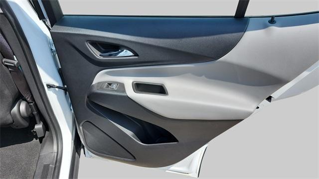 Photo of 2022 Summit White Chevrolet Equinox