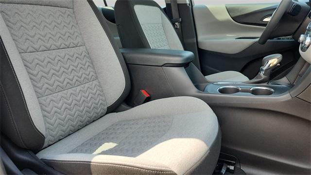 Photo of 2022 Summit White Chevrolet Equinox