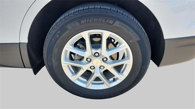 Photo of 2022 Summit White Chevrolet Equinox