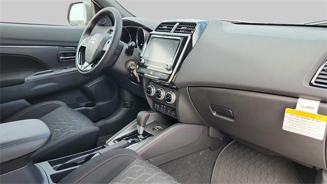 Photo of 2025 White Mitsubishi Outlander Sport