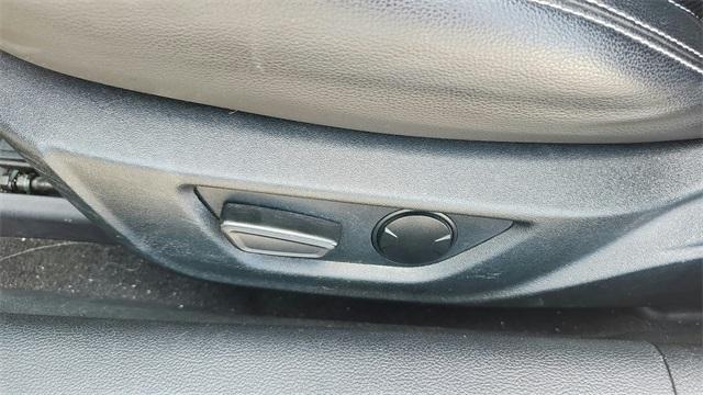 Photo of 2023 Oxford White Ford Mustang