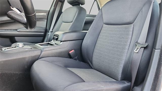 Photo of 2019 Bright White Clearcoat Chrysler 300