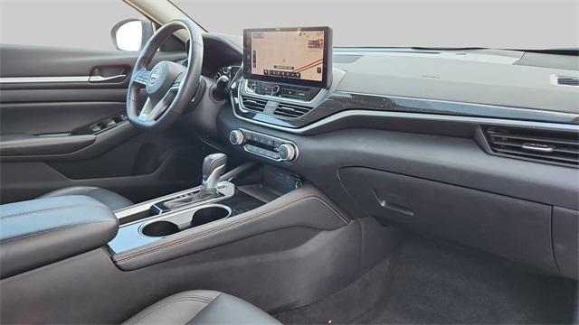 Photo of 2024 Deep Blue Pearl Nissan Altima