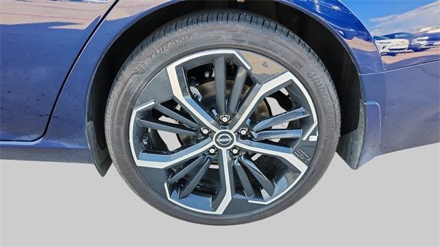 Photo of 2024 Deep Blue Pearl Nissan Altima