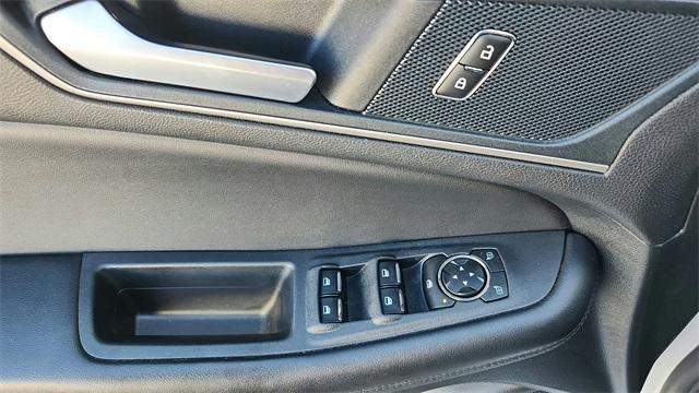 Photo of 2024 Oxford White Ford Edge