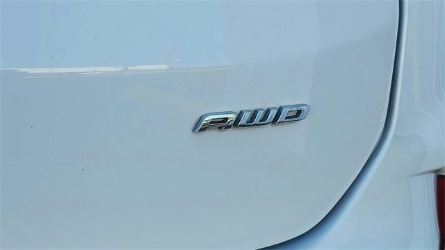Photo of 2024 Oxford White Ford Edge