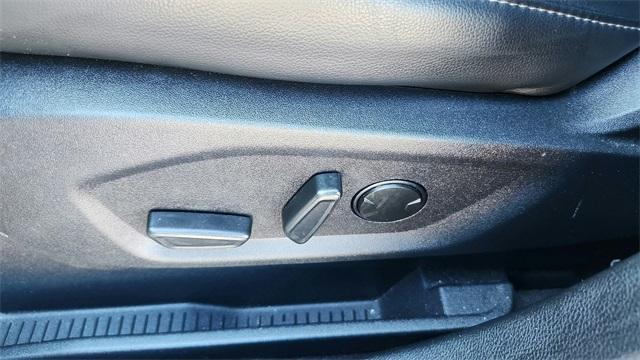 Photo of 2024 Oxford White Ford Edge