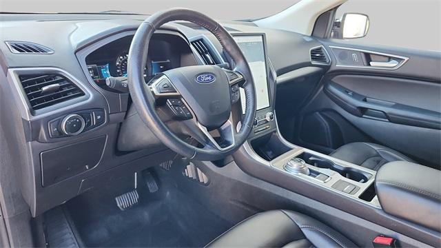 Photo of 2024 Oxford White Ford Edge