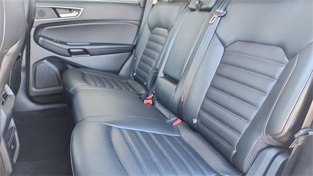 Photo of 2024 Oxford White Ford Edge