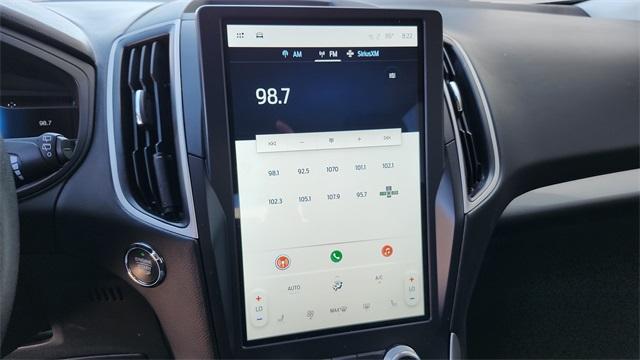 Photo of 2024 Oxford White Ford Edge