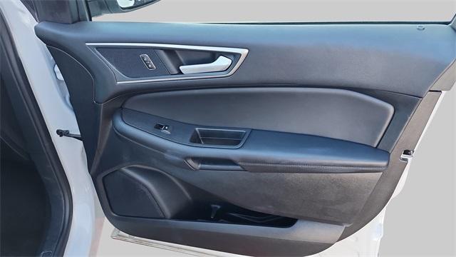 Photo of 2024 Oxford White Ford Edge