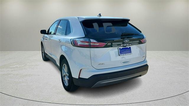 Photo of 2024 Oxford White Ford Edge