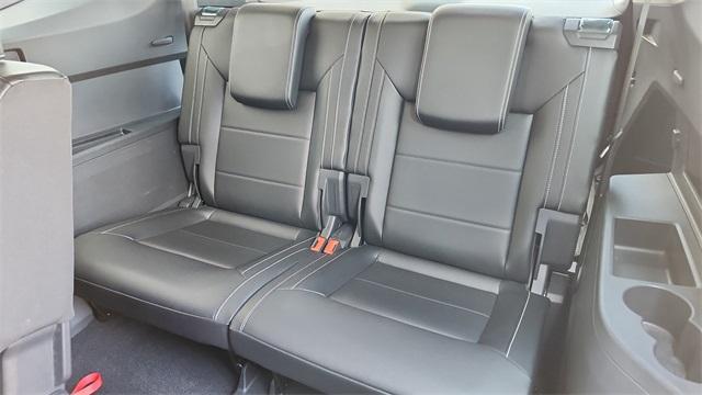 Photo of 2022 Deep Black Pearl Effect Volkswagen Atlas