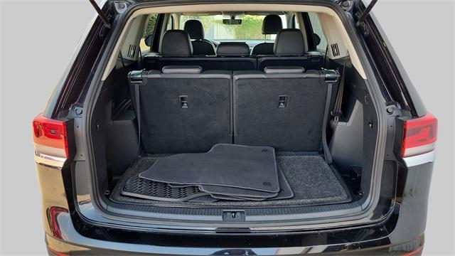 Photo of 2022 Deep Black Pearl Effect Volkswagen Atlas