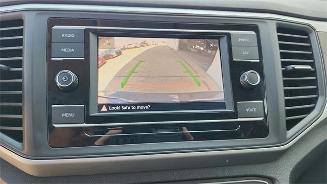 Photo of 2022 Deep Black Pearl Effect Volkswagen Atlas