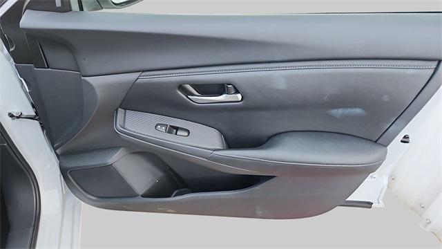 Photo of 2024 Aspen White Nissan Sentra