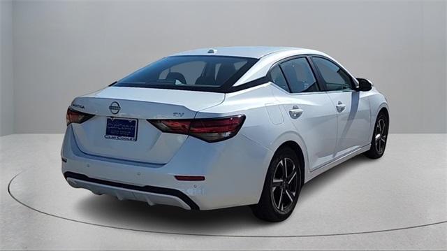 Photo of 2024 Aspen White Nissan Sentra