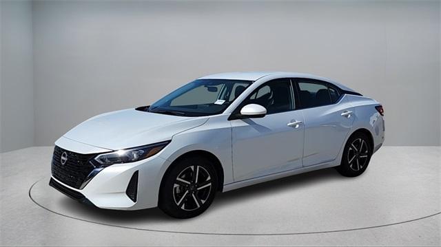 Photo of 2024 Aspen White Nissan Sentra