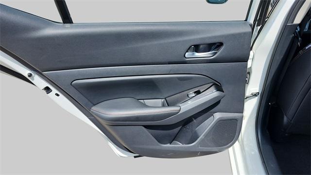 Photo of 2024 White Nissan Altima