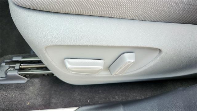 Photo of 2023 Celestial Silver Metallic Toyota Highlander