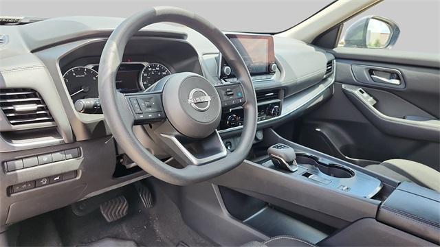 Photo of 2024 Gun Metallic Nissan Rogue