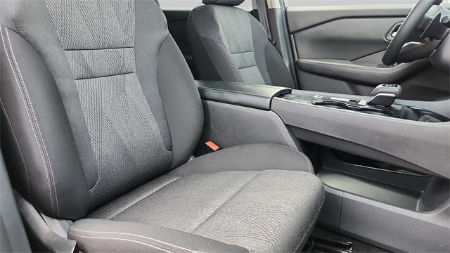 Photo of 2024 Gun Metallic Nissan Rogue