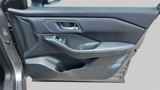 Photo of 2024 Gun Metallic Nissan Rogue