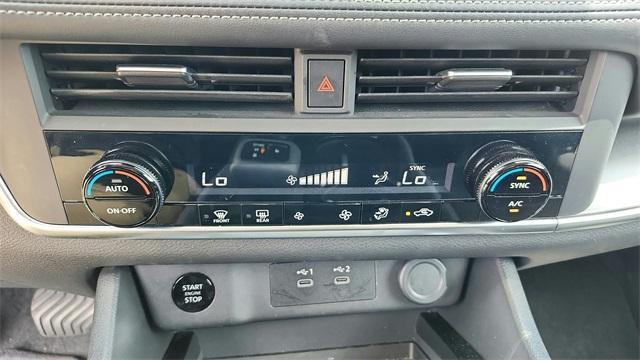 Photo of 2024 Gun Metallic Nissan Rogue