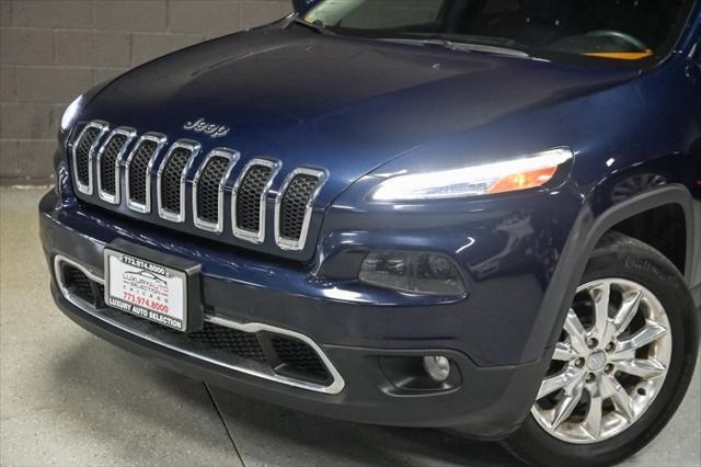 Photo of 2015 True Blue Pearlcoat Jeep Cherokee