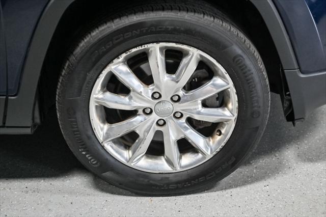 Photo of 2015 True Blue Pearlcoat Jeep Cherokee