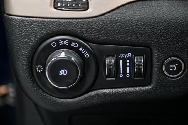 Photo of 2015 True Blue Pearlcoat Jeep Cherokee