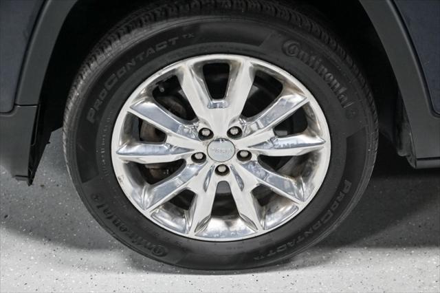 Photo of 2015 True Blue Pearlcoat Jeep Cherokee