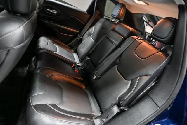 Photo of 2015 True Blue Pearlcoat Jeep Cherokee