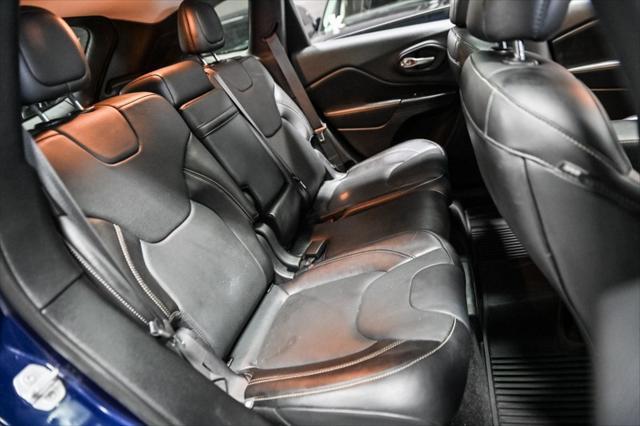 Photo of 2015 True Blue Pearlcoat Jeep Cherokee