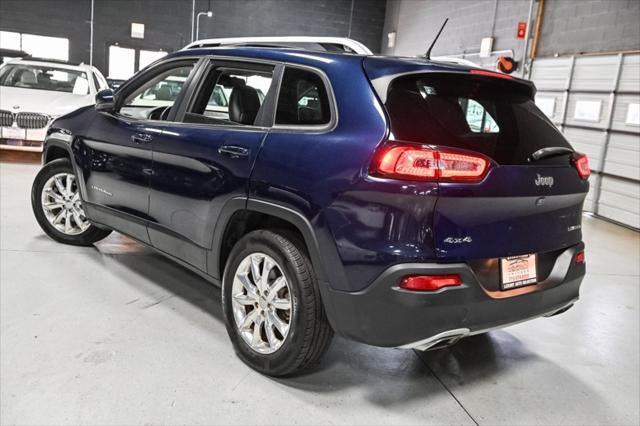 Photo of 2015 True Blue Pearlcoat Jeep Cherokee
