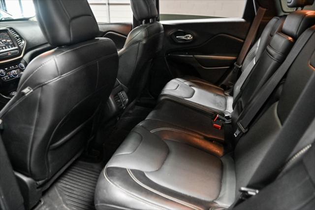 Photo of 2015 True Blue Pearlcoat Jeep Cherokee