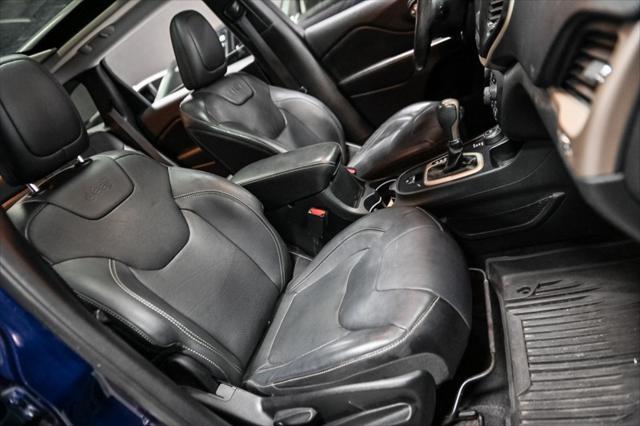 Photo of 2015 True Blue Pearlcoat Jeep Cherokee